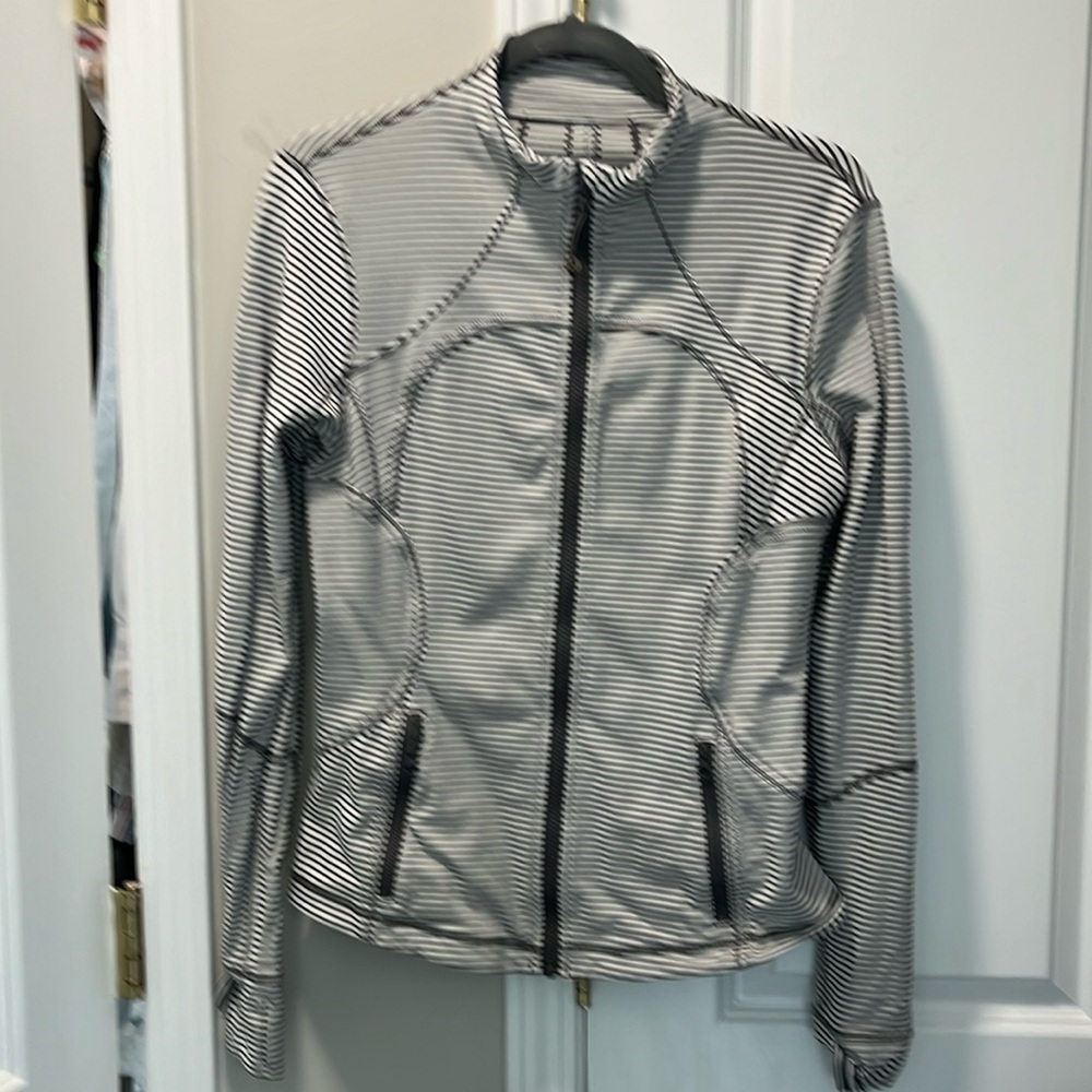Lu Lu lemon woman’s jacket spandex grey striped size 10